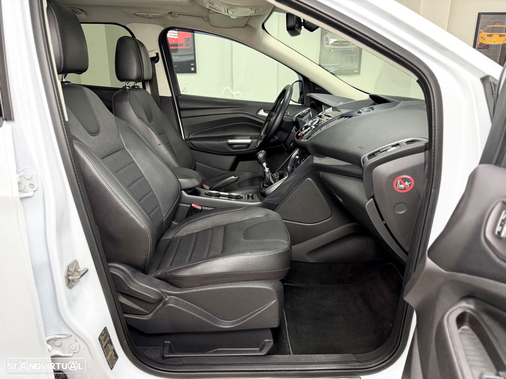 Ford Kuga 2.0 TDCi Titanium - 22