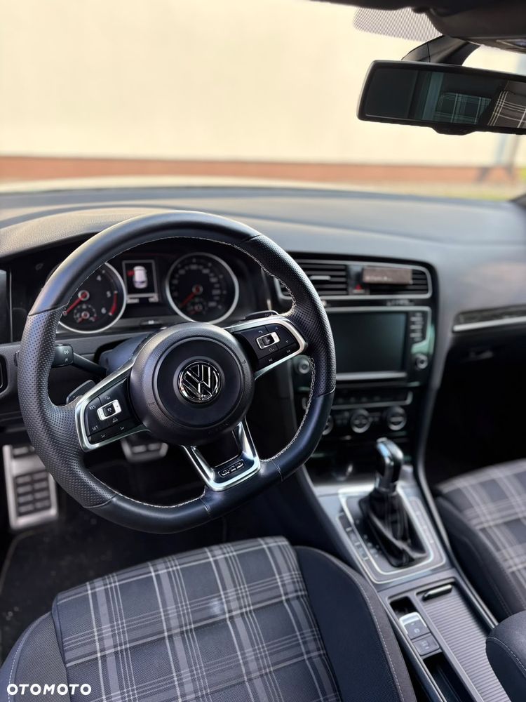 Volkswagen Golf 2.0 TDI BMT GTD DSG - 6