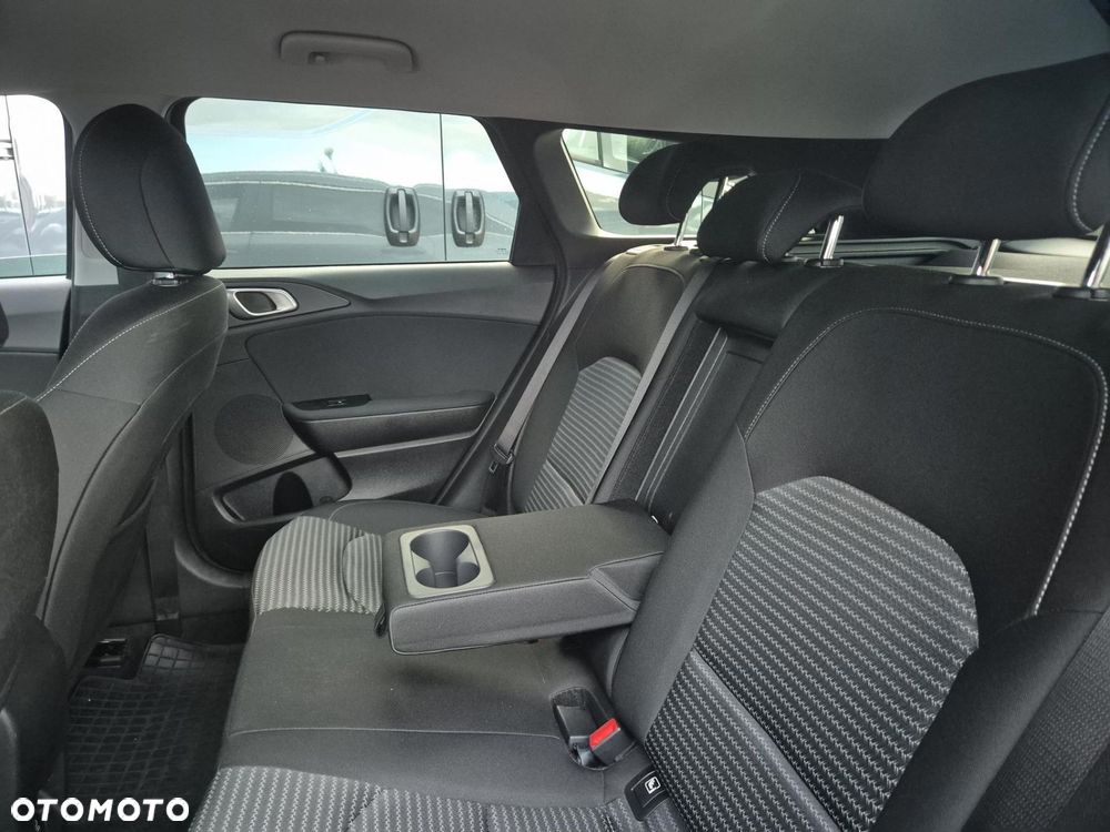 Kia Ceed 1.5 T-GDI M - 17