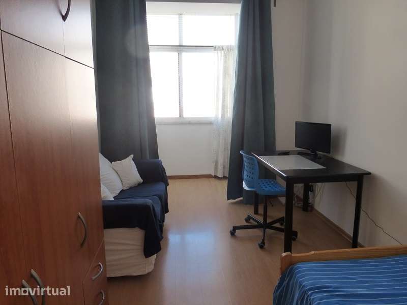 Apartamento T2 com ARRECADAÇÃO em Lisboa, Beato - Grande imagem: 2/17