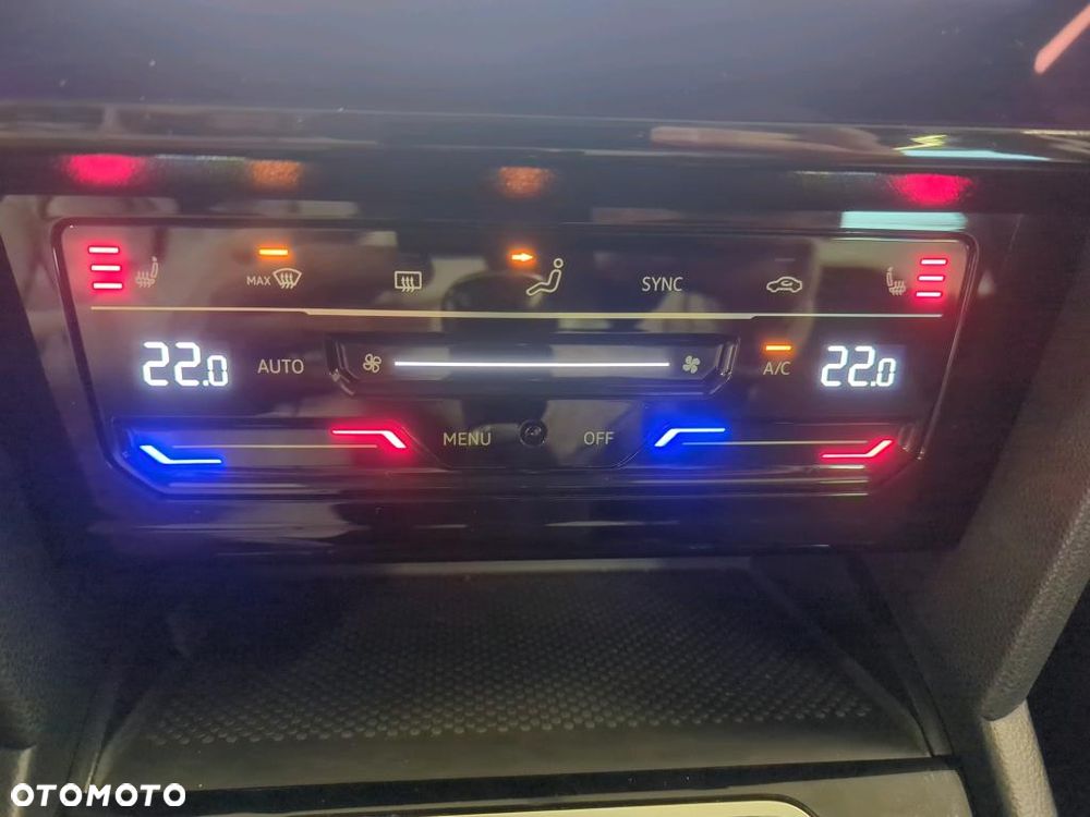 Volkswagen Passat - 16