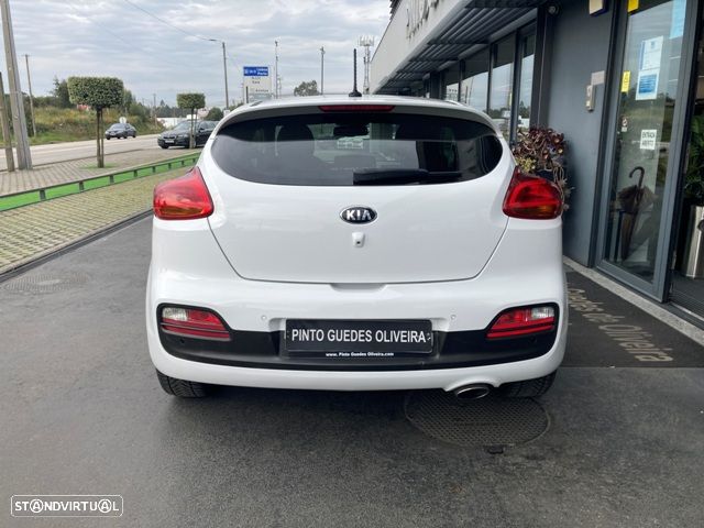 Kia Ceed S Coupé 1.6 CRDi TX Sport - 8
