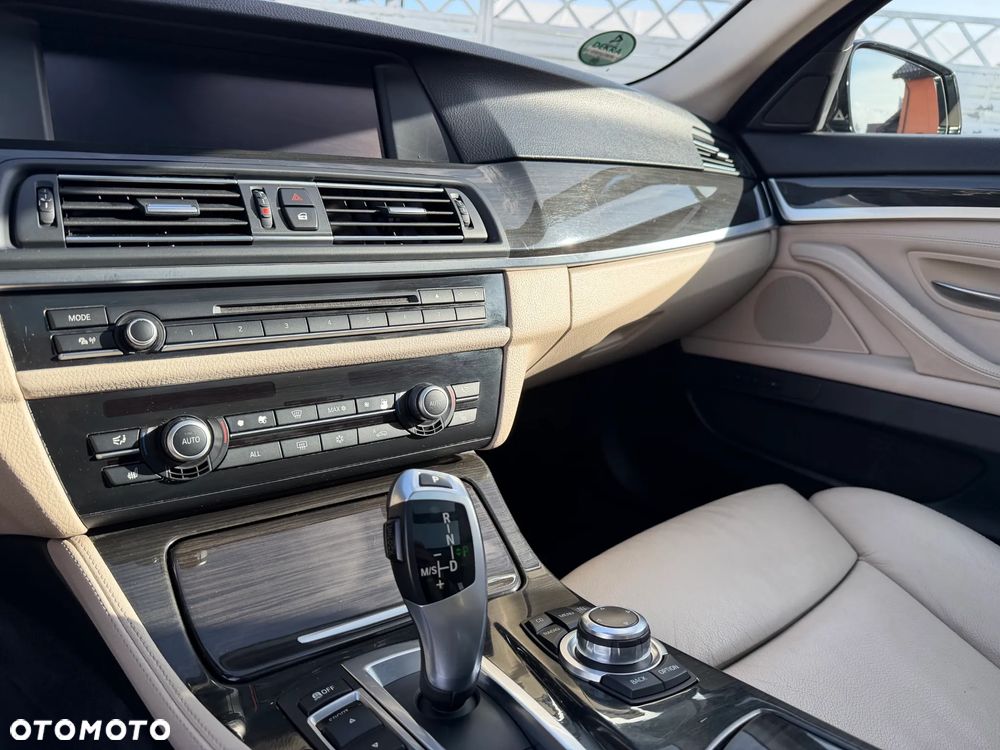 BMW Seria 5 525d - 14