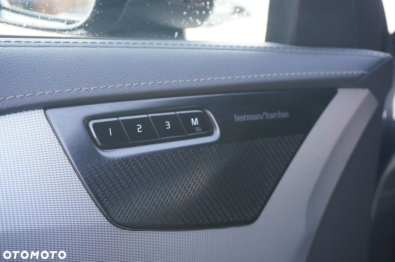 Volvo XC 90 - 21
