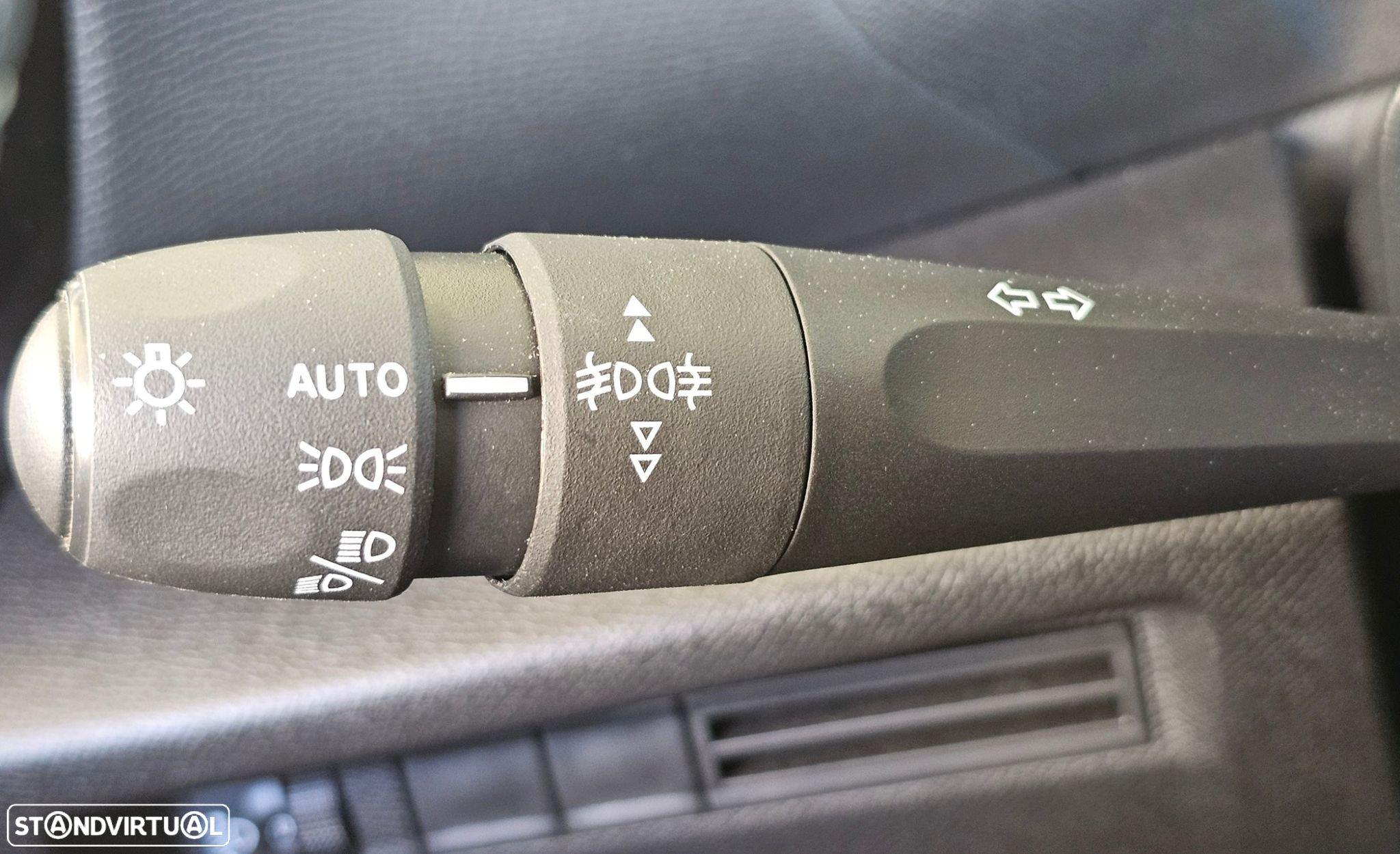 Citroën C4 1.2 PureTech Plus EAT8 - 26