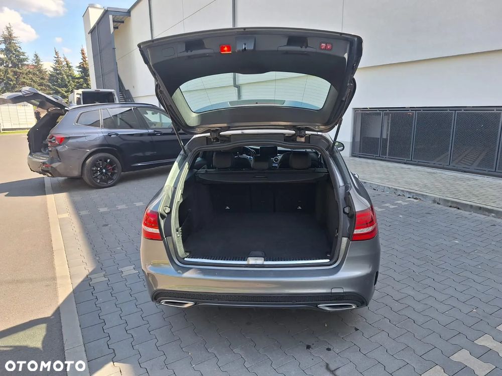 Mercedes-Benz Klasa C 250 d 4Matic T 9G-TRONIC AMG Line - 38