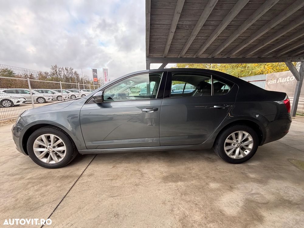 Skoda Octavia 1.6 TDI DSG Ambition - 11