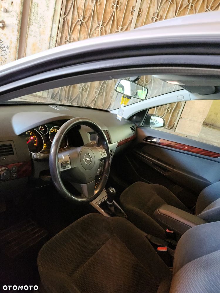 Opel Astra 1.6 Edition Plus - 24