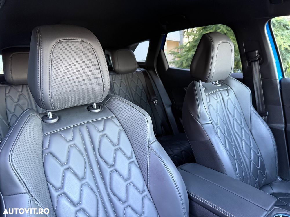 Peugeot 3008 Hybrid4 300 e-EAT8 GT Pack - 35