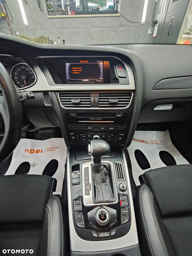 Audi A4 Avant 2.0 TDI Quattro Line S tronic - 29