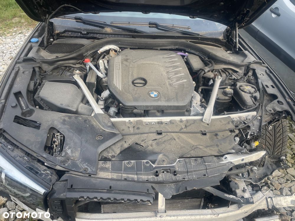 BMW Seria 5 530d xDrive Touring M Sport Edition - 17