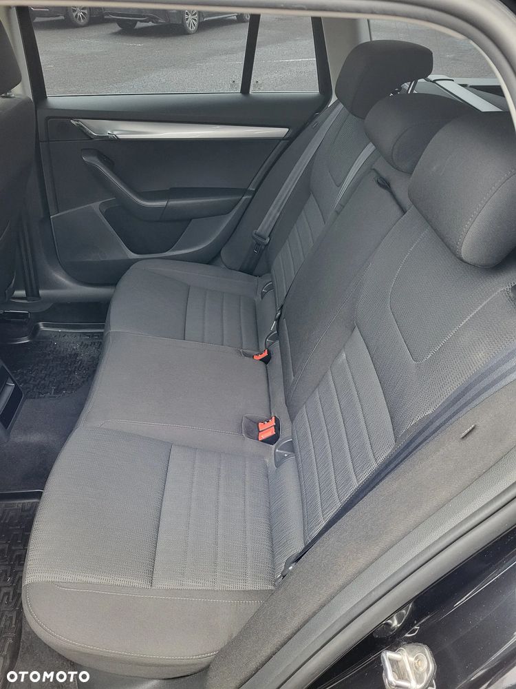 Skoda Octavia 1.6 TDI Elegance DSG - 18