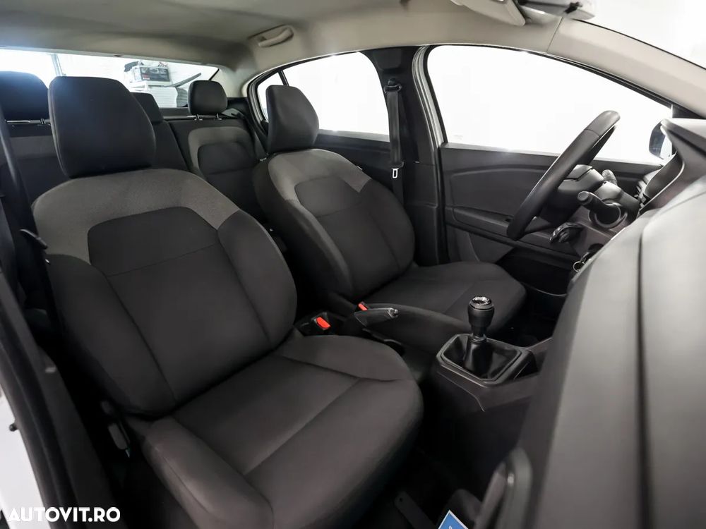 Dacia Logan TCe 90 Essential - 7
