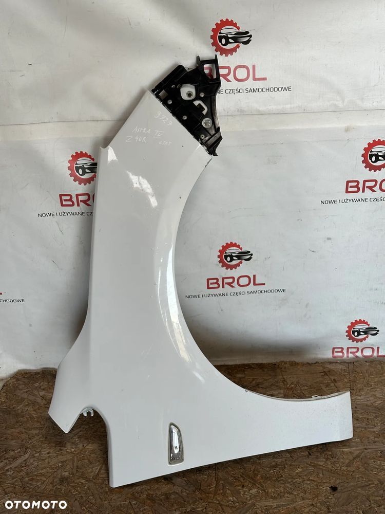 BŁOTNIK PRZEDNI PRAWY OPEL ASTRA IV LIFT  Z40R - 1