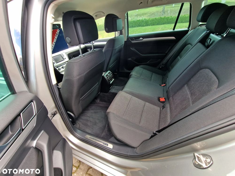 Volkswagen Passat - 5