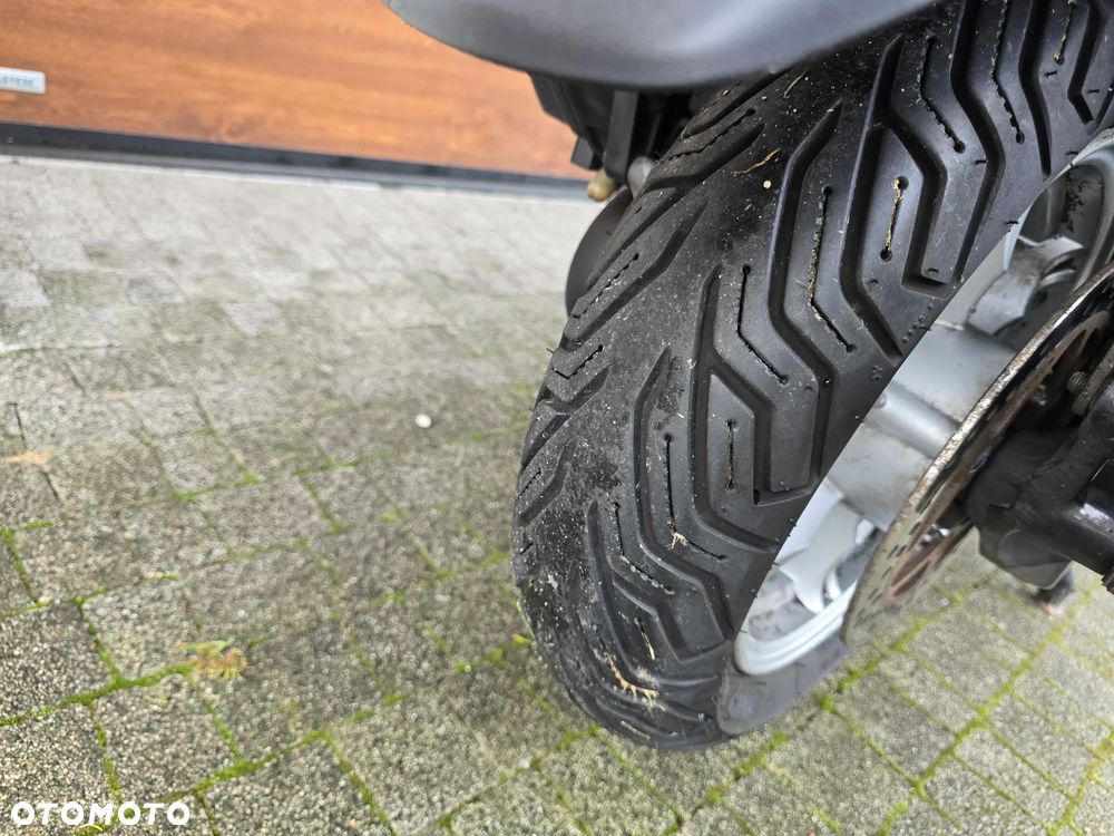 Suzuki Burgman - 30