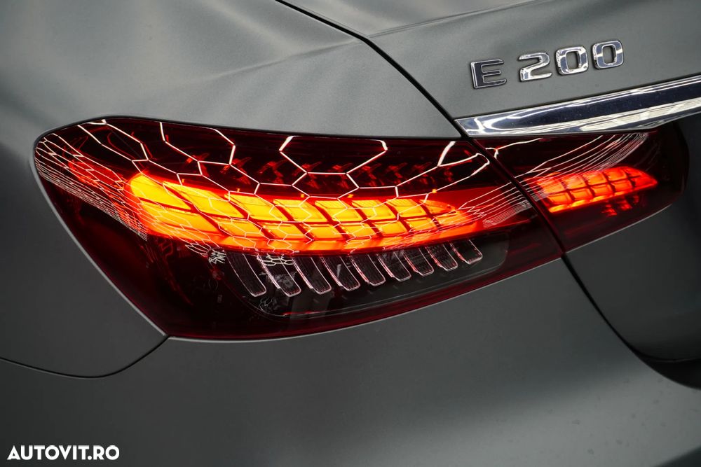 Mercedes-Benz E 200 9G-TRONIC AMG Line - 8