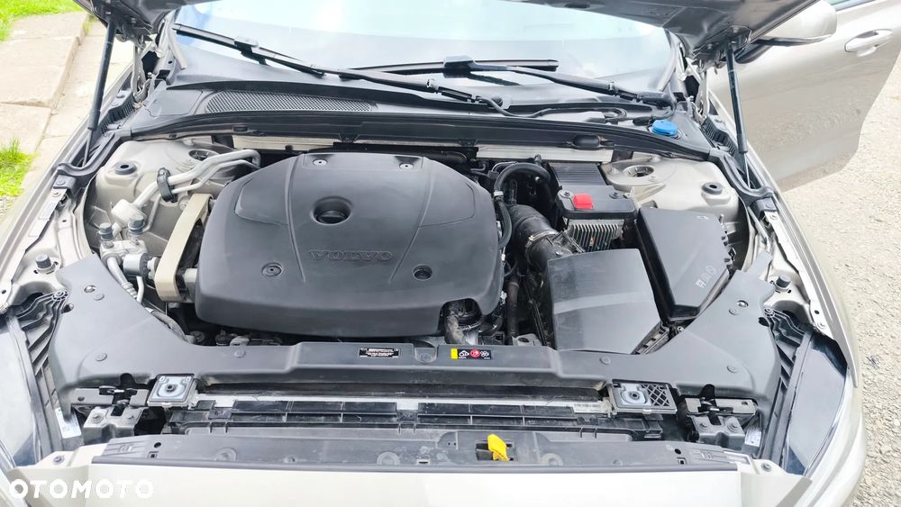 Volvo S60 T5 Momentum Pro - 12