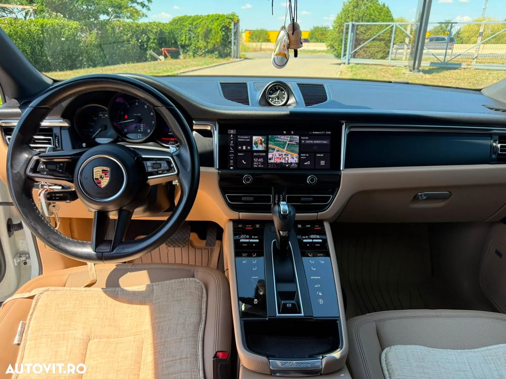 Porsche Macan T - 11