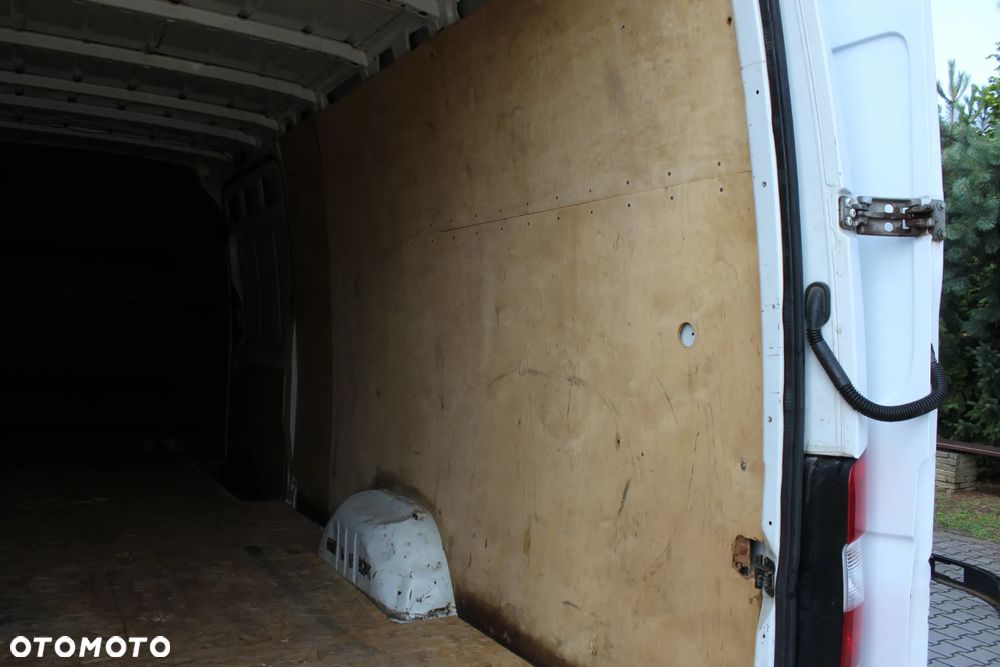 Mercedes-Benz Sprinter - 16