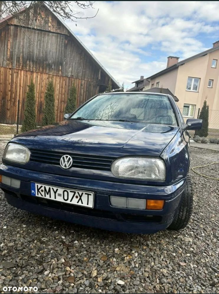 Volkswagen Golf 1.6 CL - 1