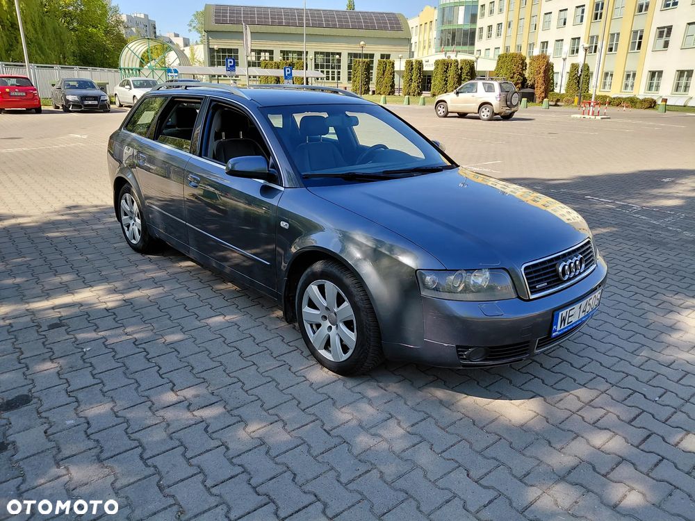 Audi A4 Avant 2004 photo 2