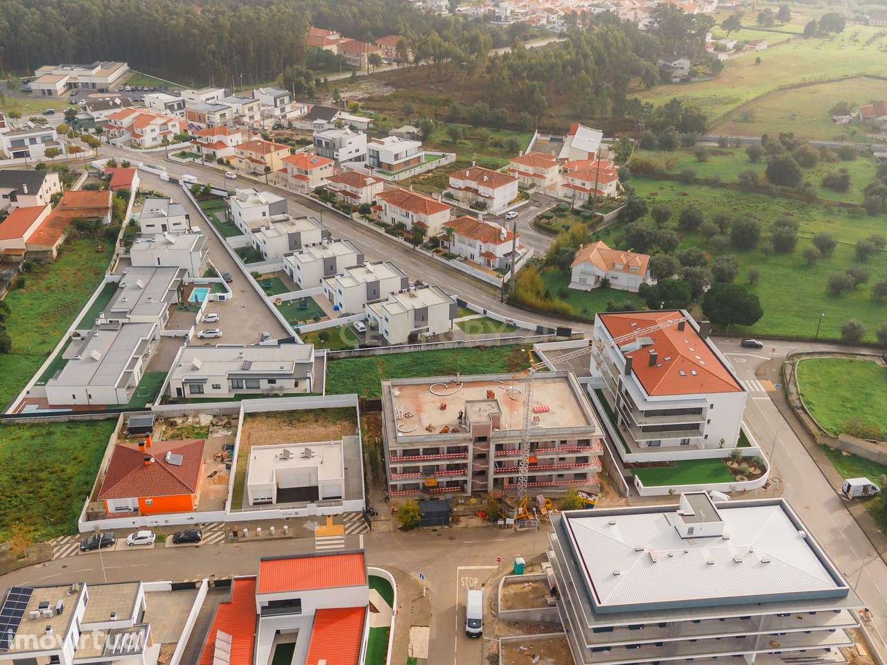 EDIFÍCIO ESSENZA | PARCEIROS — T4 NOVO com Vista Desafogada - Grande imagem: 4/14