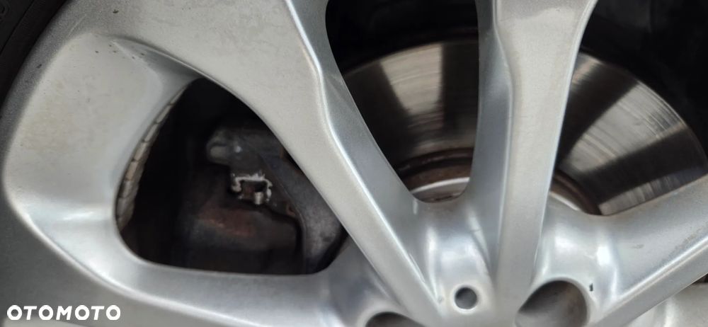 Mercedes-Benz GLA - 24