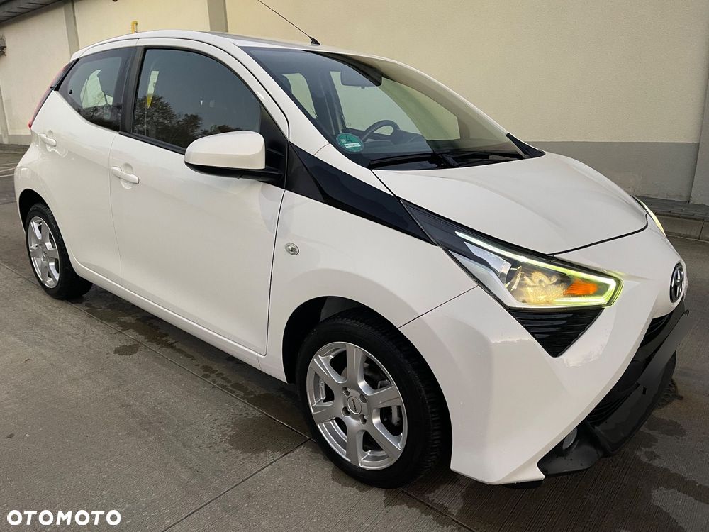 Toyota Aygo x.shift x-play connect - 1
