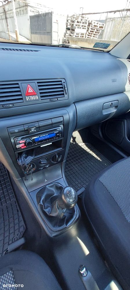 Skoda Octavia 1.6 Tour - 13