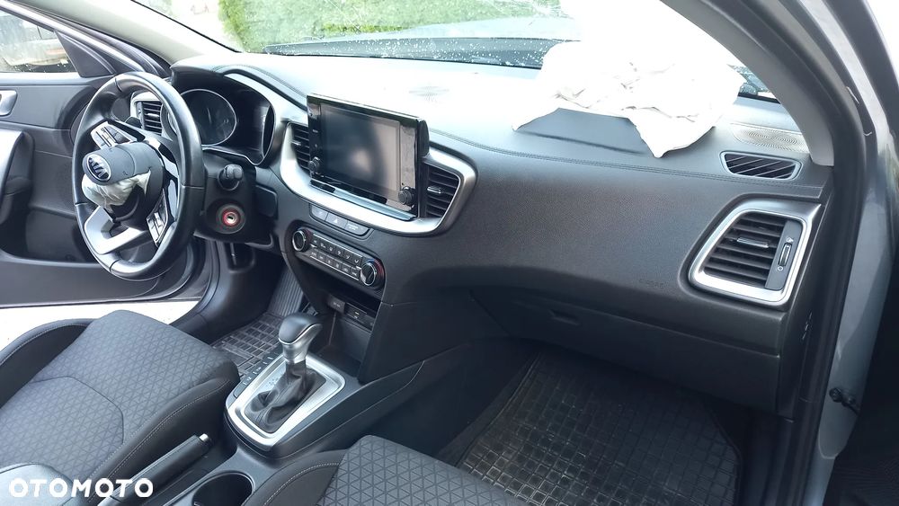 Kia XCeed - 8