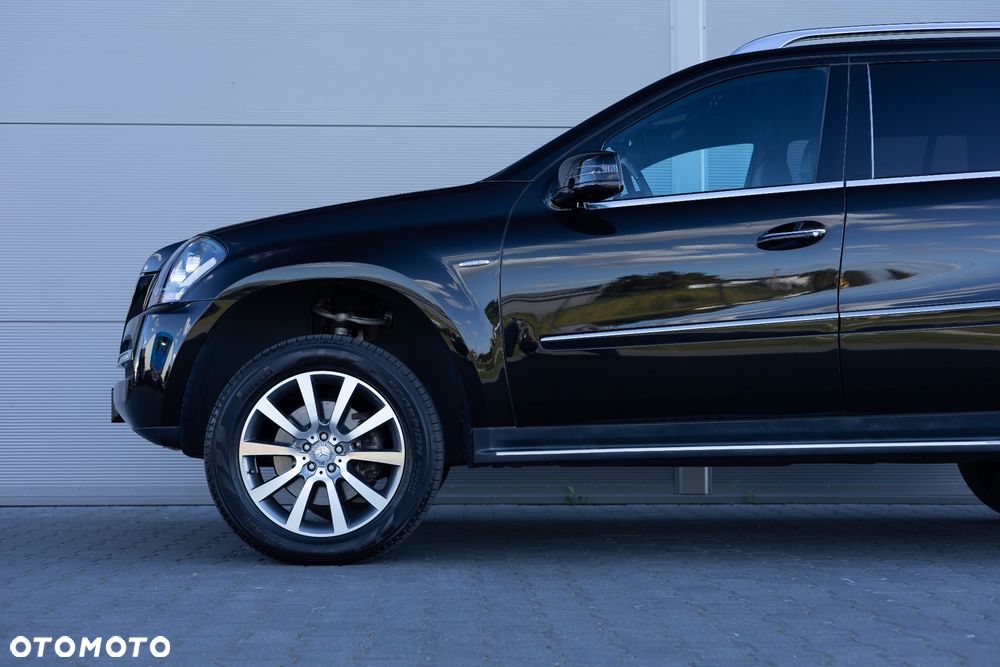 Mercedes-Benz GL 500 4Matic 7G-TRONIC Grand Edition - 13