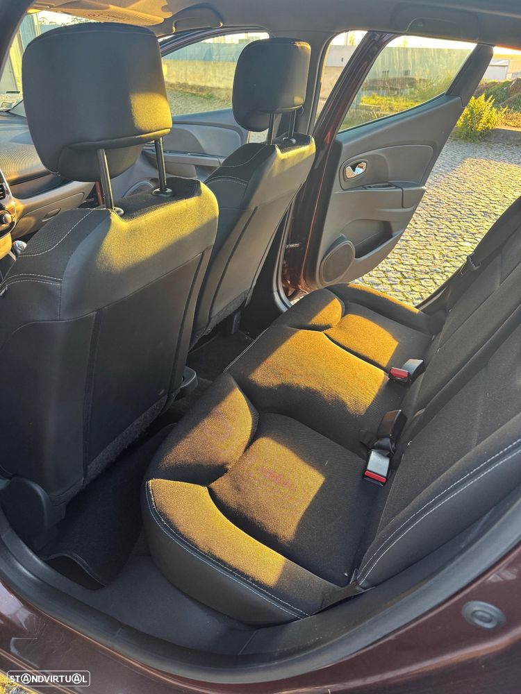 Renault Clio dCi 90 Dynamique - 8