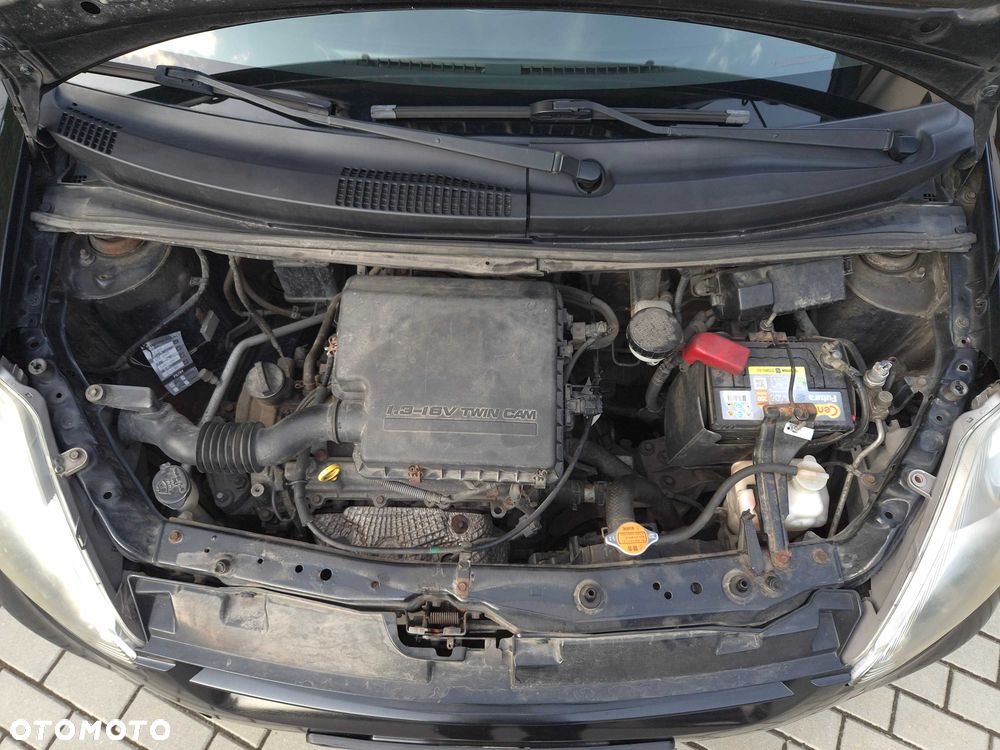 Daihatsu Sirion - 5