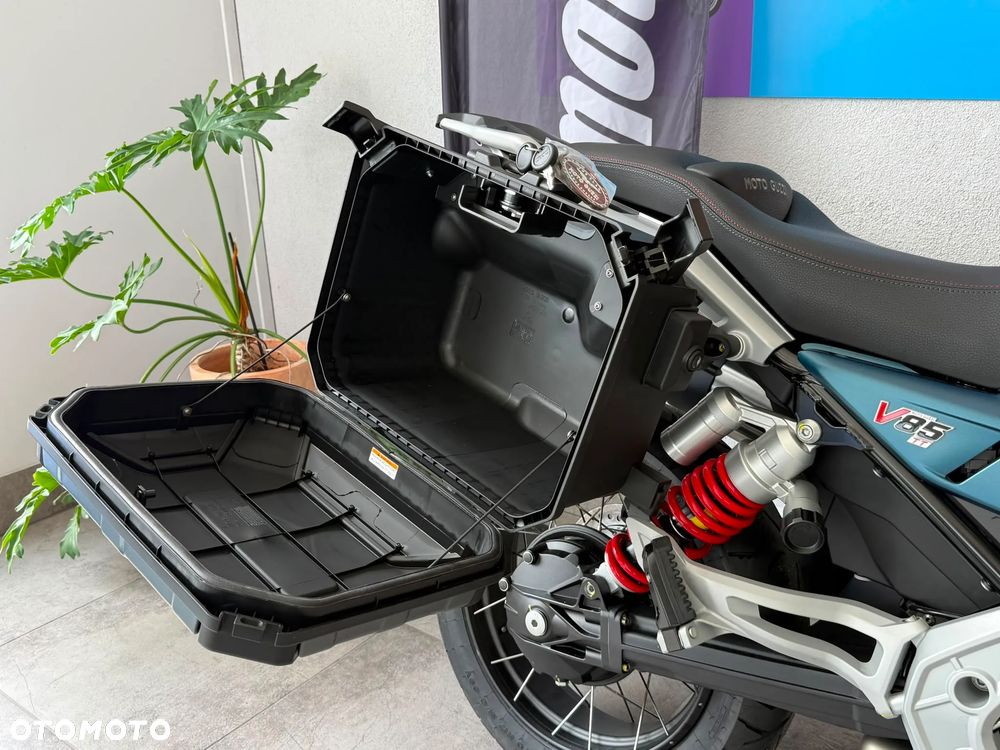 Moto Guzzi V85 - 15