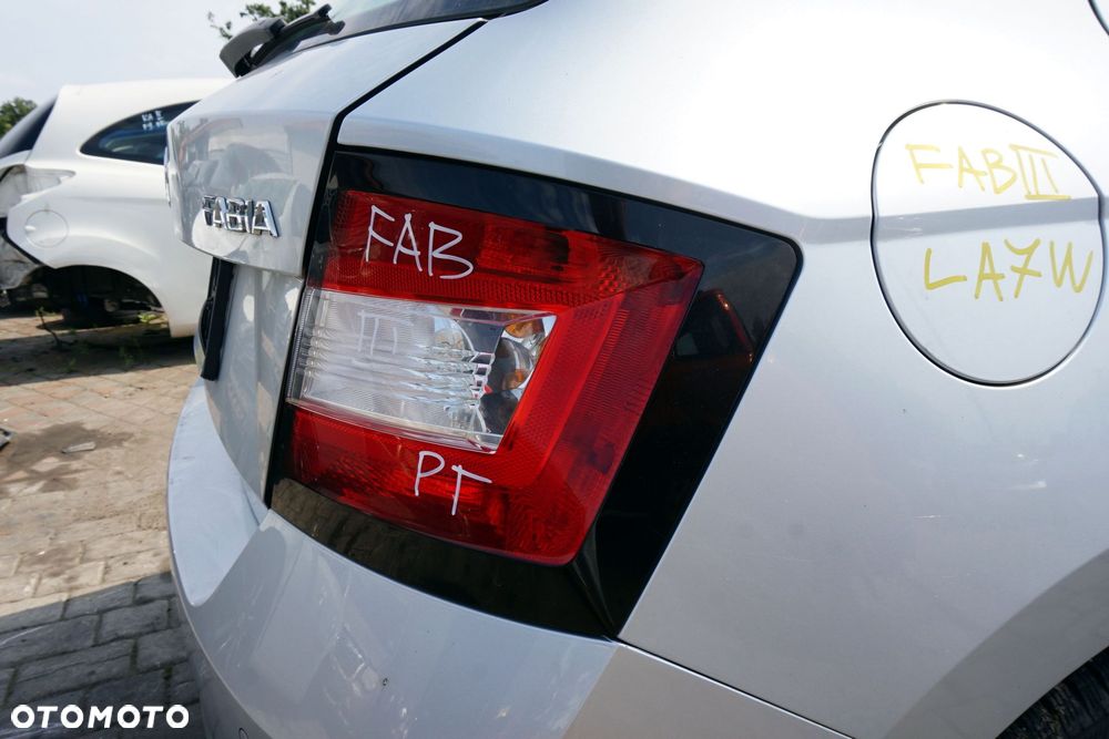 LAMPA TYLNA PRAWA FABIA III NJ3 5D HB  SKODA 2014-2018 - 1