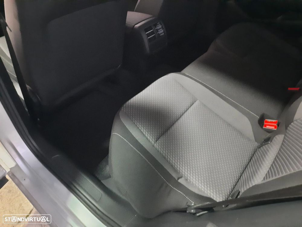 VW Passat 1.6 TDI BlueMotion - 20