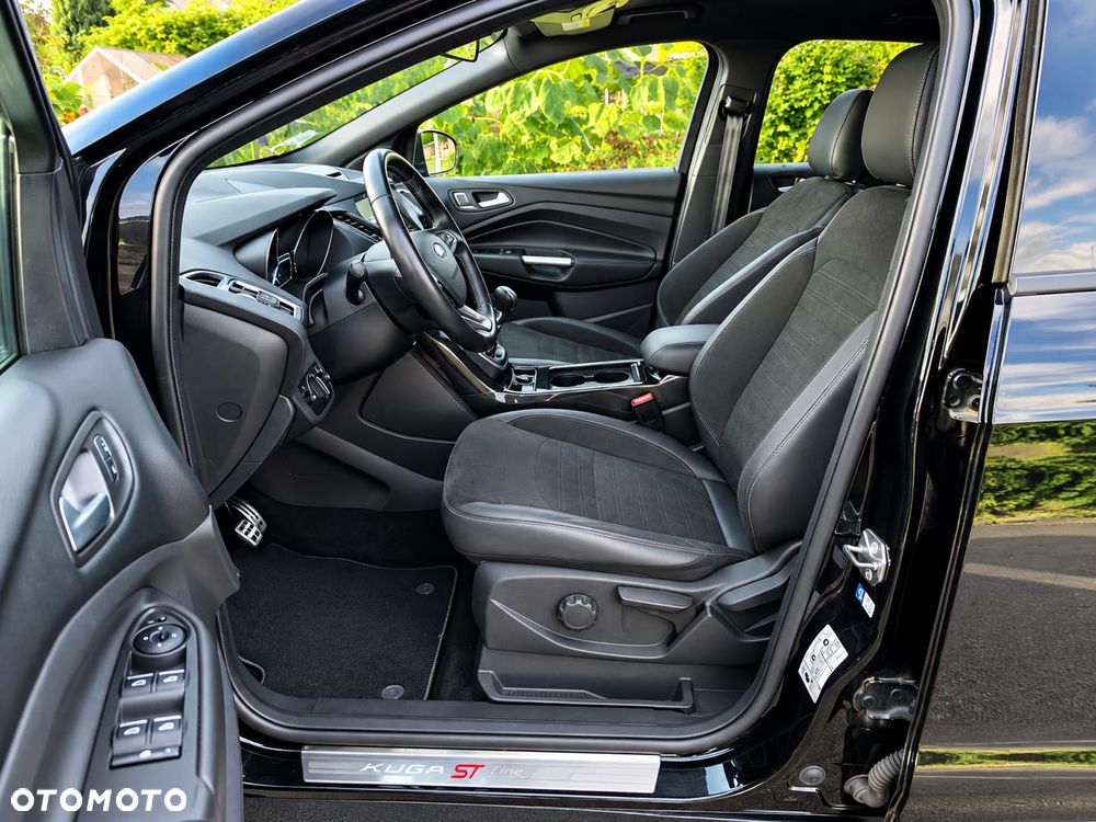 Ford Kuga 2.0 TDCi 2x4 ST-Line - 11