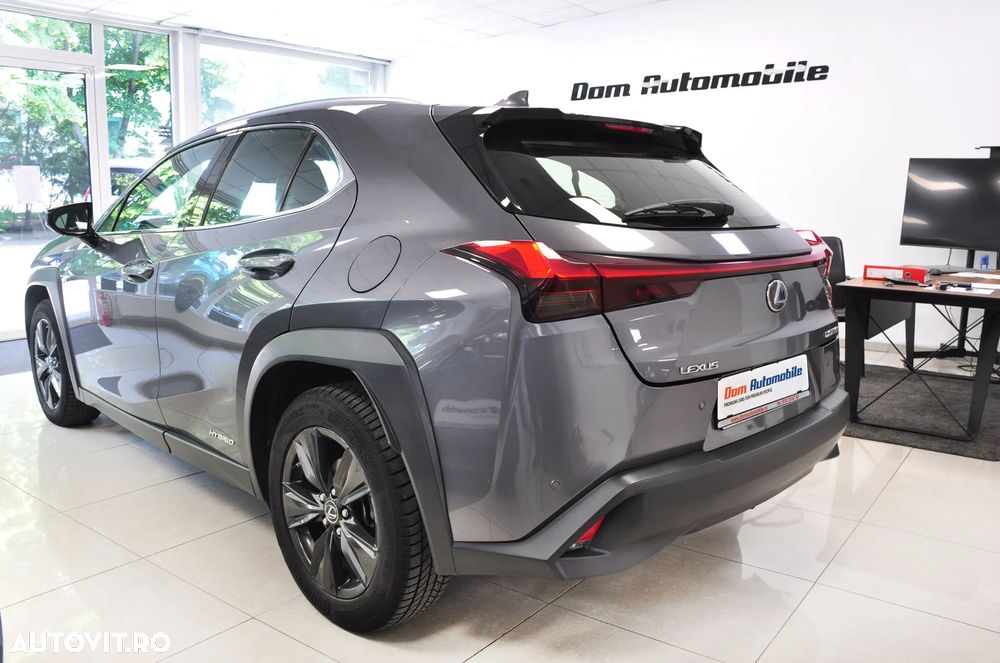 Lexus UX 250h FWD Executive - 6
