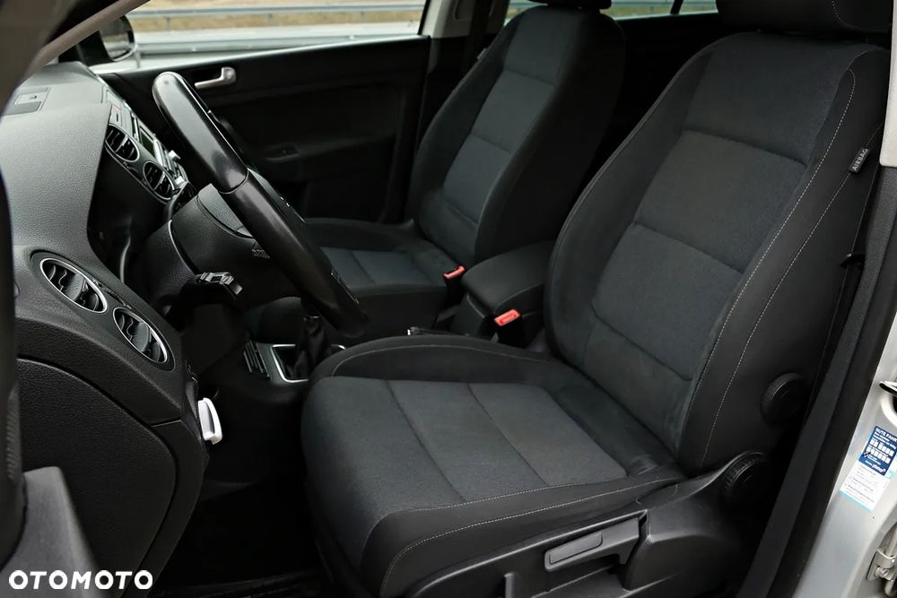 Volkswagen Golf Plus 1.6 TDI Comfortline - 28