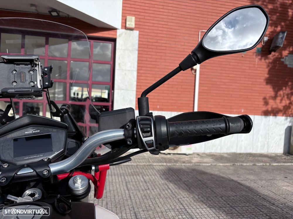 Moto Guzzi V85 TT - 17