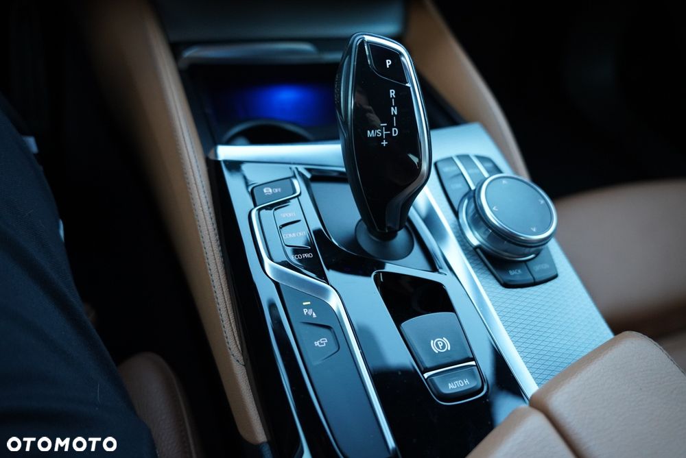 BMW Seria 5 530d M Sport sport - 22