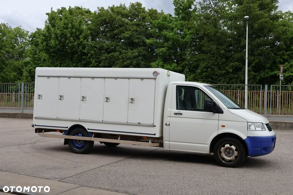 Volkswagen Transporter - 1