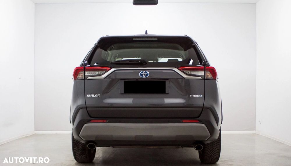 Toyota RAV4 - 8