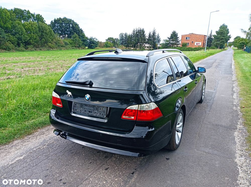 BMW Seria 5 523i - 34