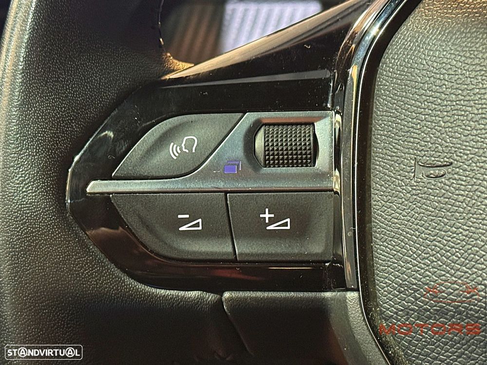 Peugeot e-2008 50 kWh Allure Pack - 23
