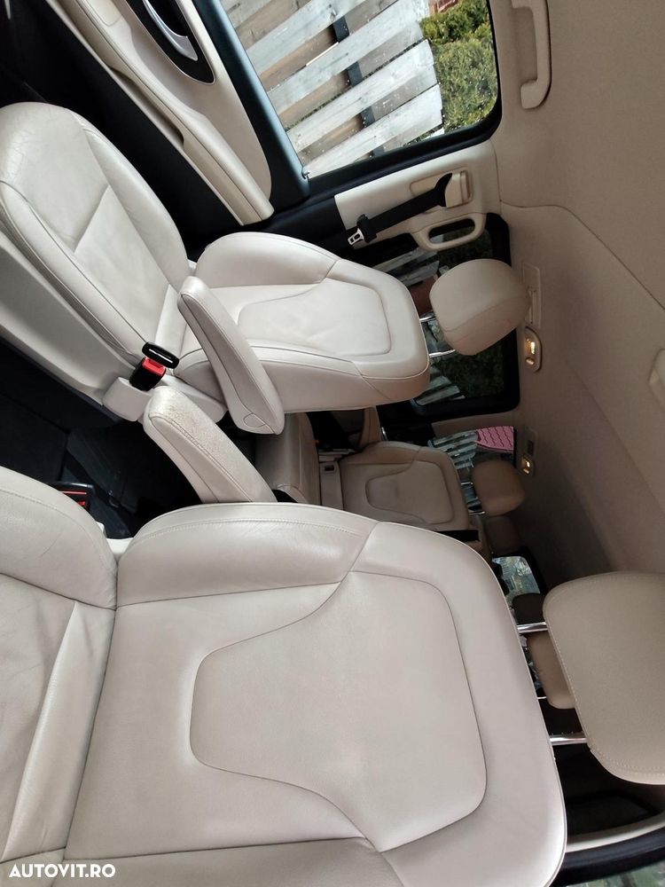 Mercedes-Benz Viano - 9