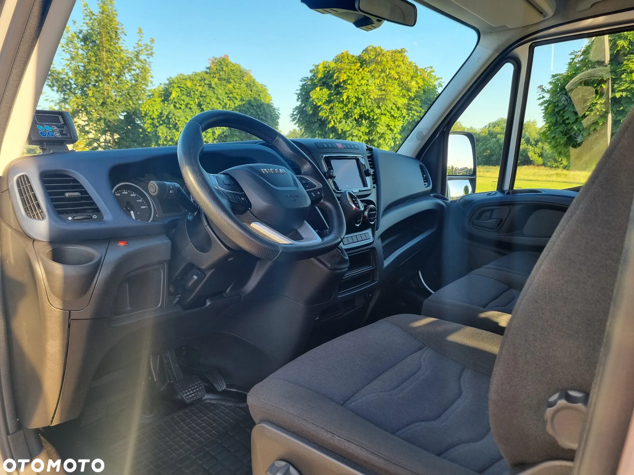 Iveco Daily 50-180 Hi-Matic Chłodnia 8-Palet -20/+20 Zasilanie Stacjonarne 230V Agregat ZANOTTI 350 / UNIKAT / - 10