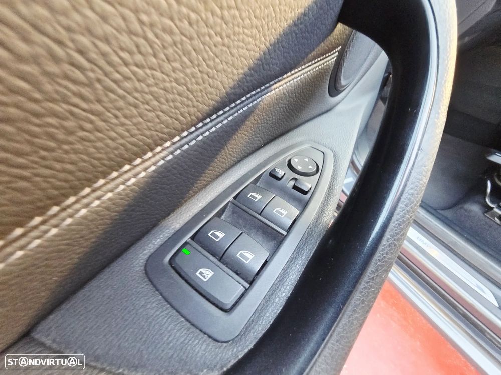 BMW X1 20 d xDrive Auto Line Sport - 25