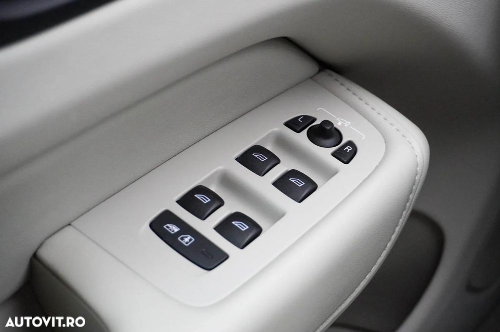 Volvo XC 60 Recharge T8 AWD AT Ultimate Dark - 20